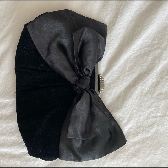 Vintage- Neiman Marcus Velvet evening Clutch with Swarovski crystal Satin Bow - Picture 5 of 12